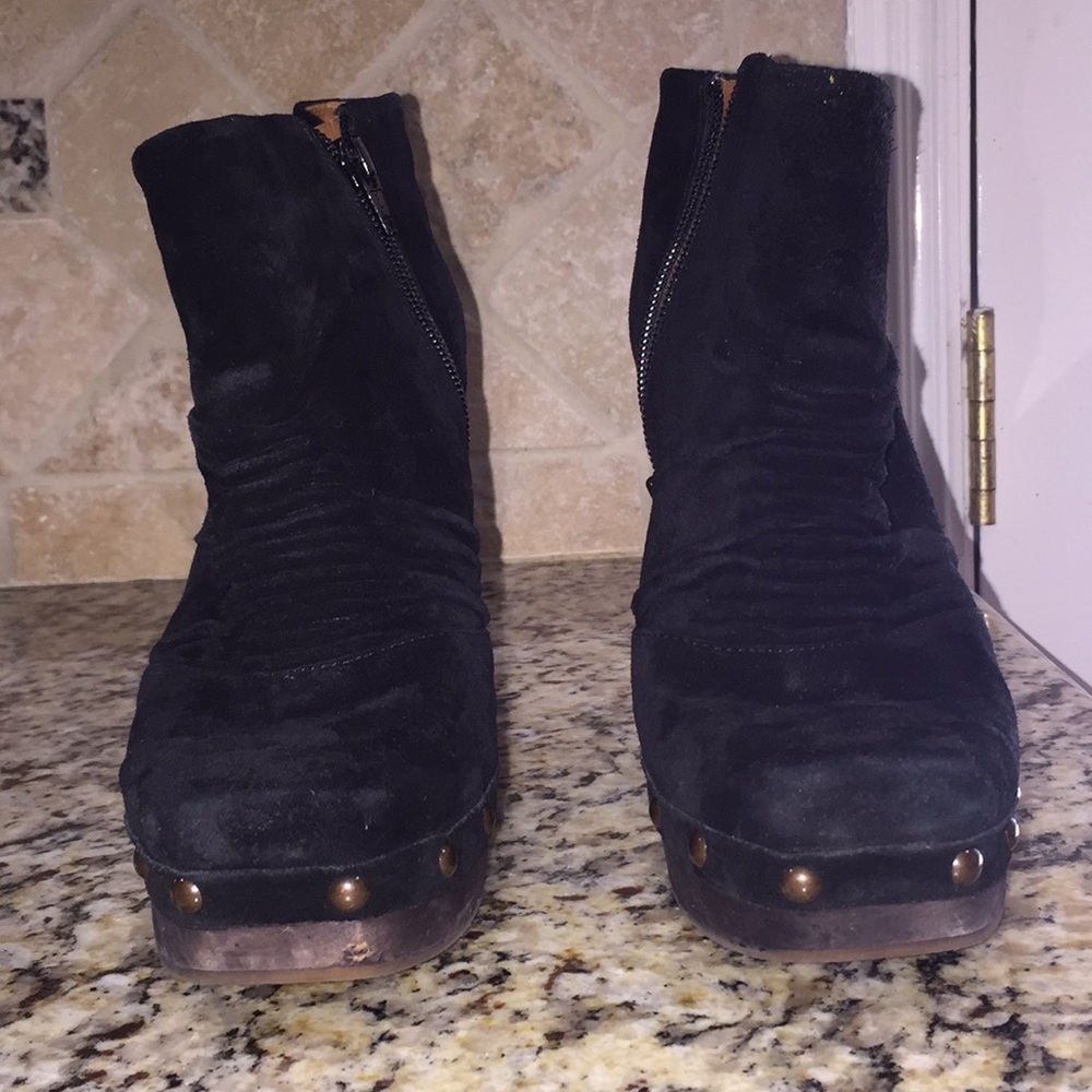 Booties - Picture 7 of 8